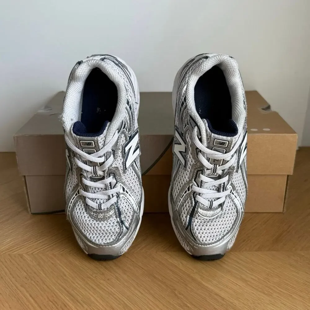 New Balance 740 Navy Blue/White Kids Sneakers- SZ 2 Y